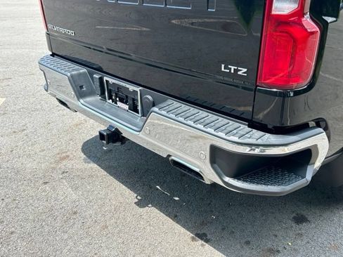 Used 2020 Chevrolet Silverado 1500 LTZ w/ LTZ Premium Package AWD/4WD image 15