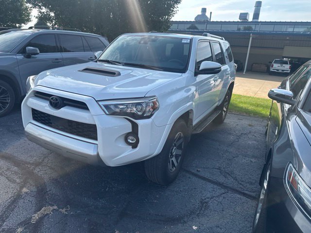 Used 2024 Toyota 4Runner TRD Off-Road Premium w/ Moonroof Package AWD/4WD image 3