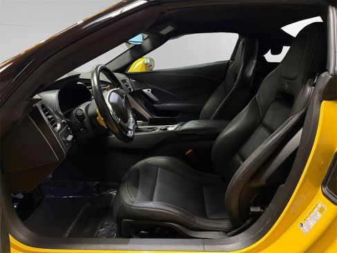 Used 2018 Chevrolet Corvette Stingray Convertible image 18