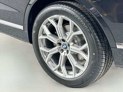 Certified 2026 BMW X7 xDrive40i w/ Climate Comfort Package image 21