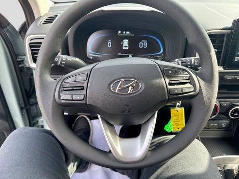 New 2026 Hyundai Venue SE FWD image 18