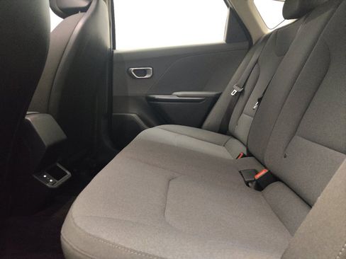 Used 2025 Kia K4 FWD image 18