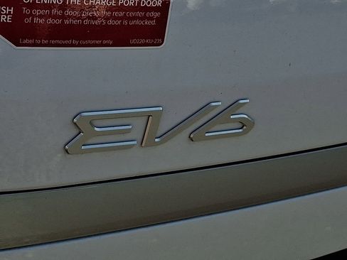 New 2025 Kia EV6 Light w/ Light LR Technology Package image 15