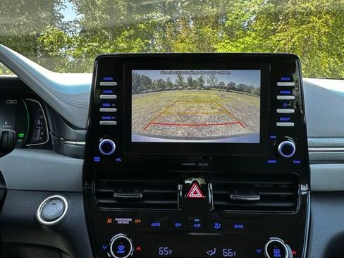 Used 2020 Hyundai Ioniq SEL FWD image 29