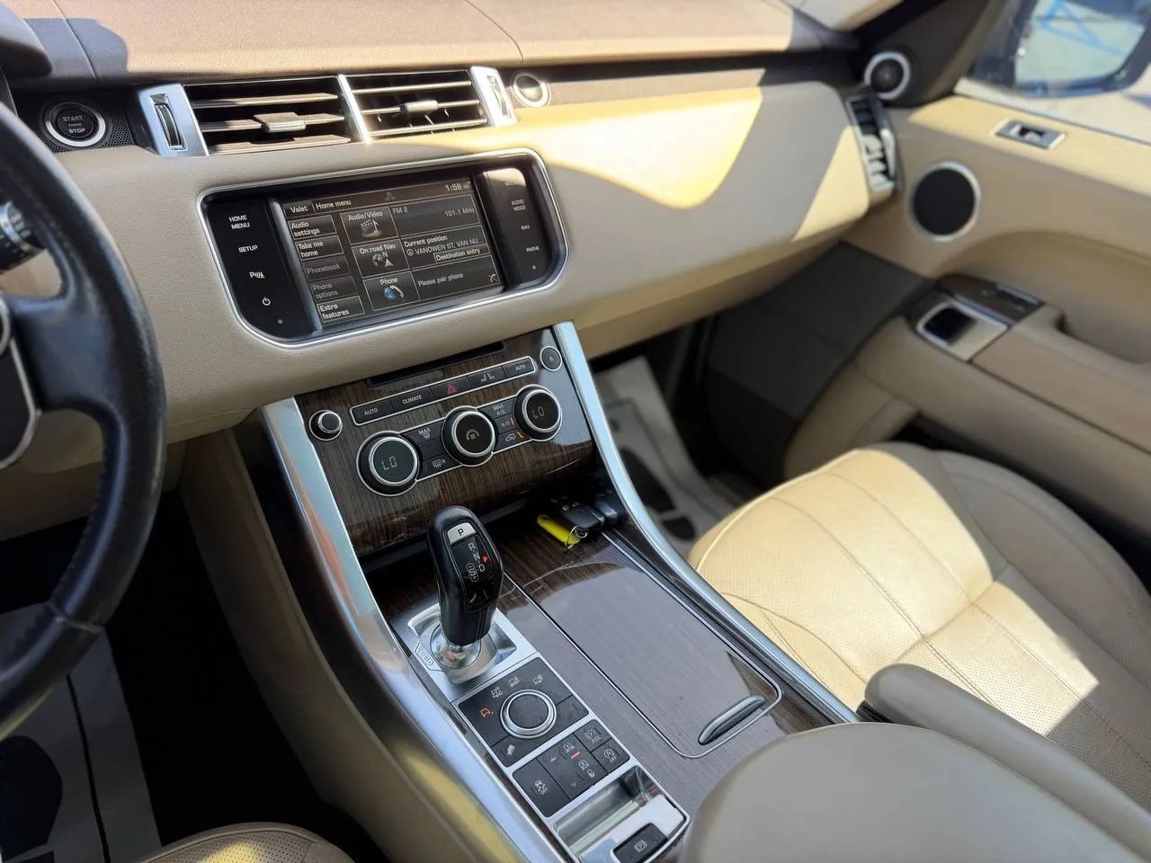 Used 2014 Land Rover Range Rover Sport HSE AWD/4WD image 58