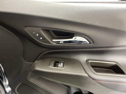 Certified 2024 Chevrolet Equinox RS FWD image 22