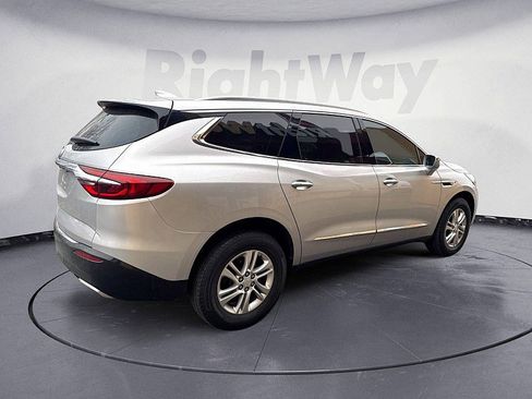 Used 2020 Buick Enclave Essence image 5