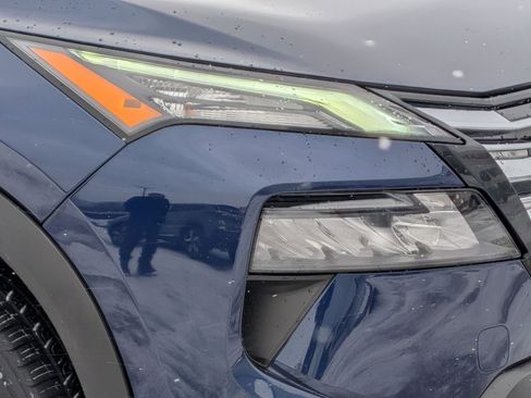 Certified 2025 Nissan Rogue SV image 34