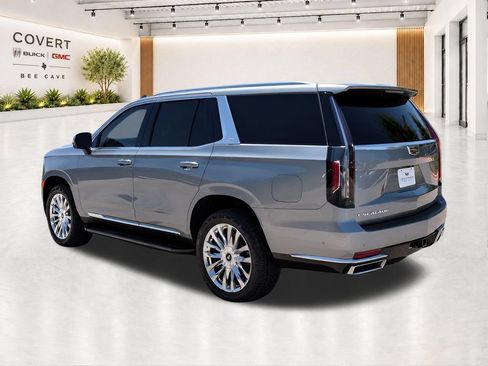 Used 2023 Cadillac Escalade Premium Luxury w/ LPO, Floor Liner Package AWD/4WD image 6