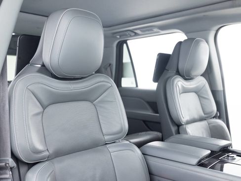 Used 2018 Lincoln Navigator Reserve w/ Technology Package image 26