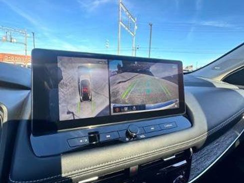 Certified 2024 Nissan Rogue Platinum w/ Platinum Premium Package image 16