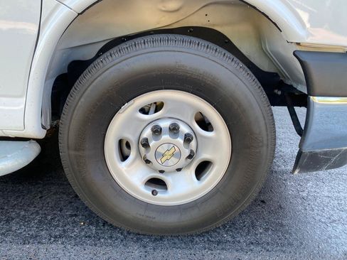 Used 2025 Chevrolet Express 2500 w/ Driver Convenience Package RWD image 15