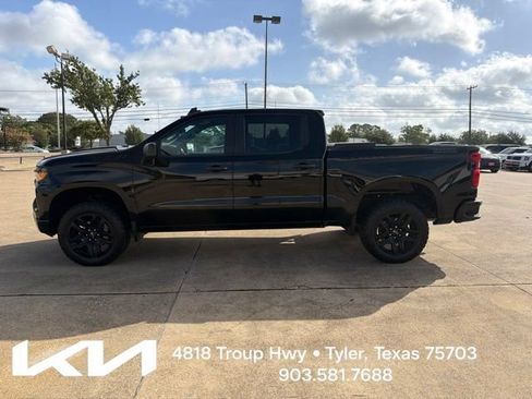 Used 2022 Chevrolet Silverado 1500 Custom Trail Boss w/ Midnight Edition AWD/4WD image 6