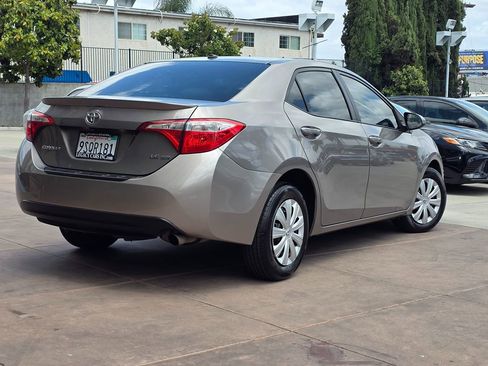 Used 2016 Toyota Corolla LE FWD image 12