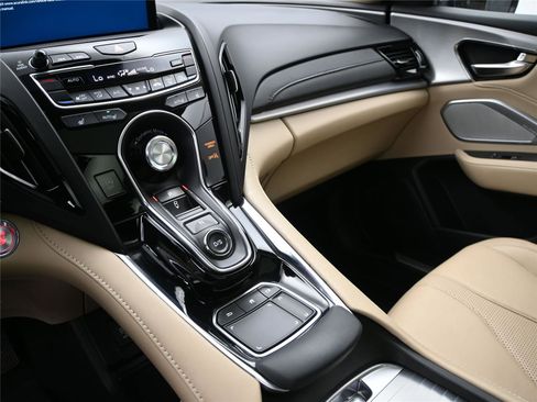 Used 2023 Acura RDX AWD w/ Technology Package image 4