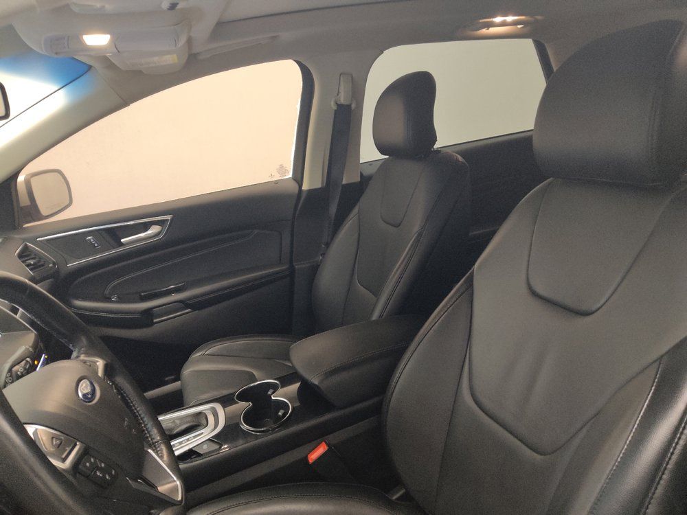 Used 2017 Ford Edge Titanium w/ Technology Package FWD image 17