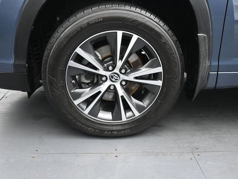 Used 2016 Toyota Highlander XLE image 12