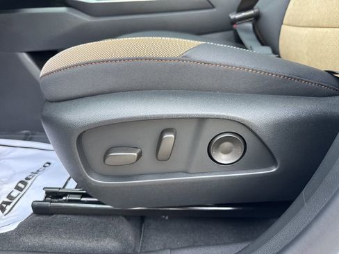 New 2026 Chevrolet Equinox ACTIV w/ Convenience Package III AWD/4WD image 17