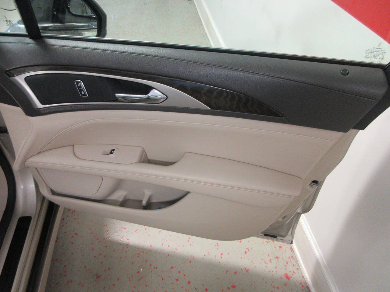 Used 2017 Lincoln MKZ Select AWD/4WD image 30