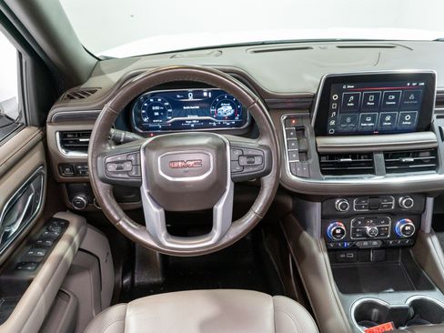 Used 2022 GMC Yukon XL SLT w/ SLT Premium Package RWD image 11