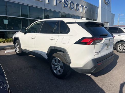 Used 2019 Toyota RAV4 LE image 3