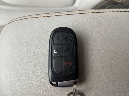Used 2019 Jeep Cherokee Limited AWD/4WD image 43