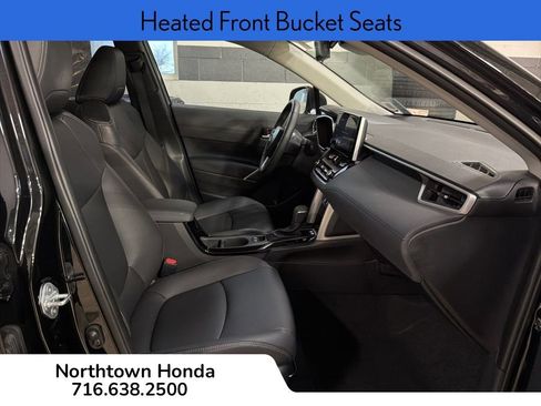 Used 2025 Toyota Corolla Cross XLE image 10