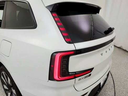 New 2026 Volvo EX90 Ultra AWD/4WD image 31