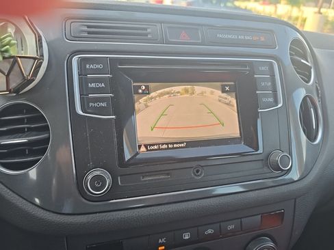 Used 2018 Volkswagen Tiguan Limited image 9