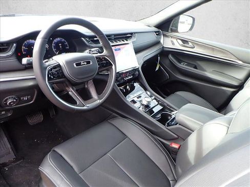 New 2025 Jeep Grand Cherokee Overland w/ Luxury Tech Group IV image 12