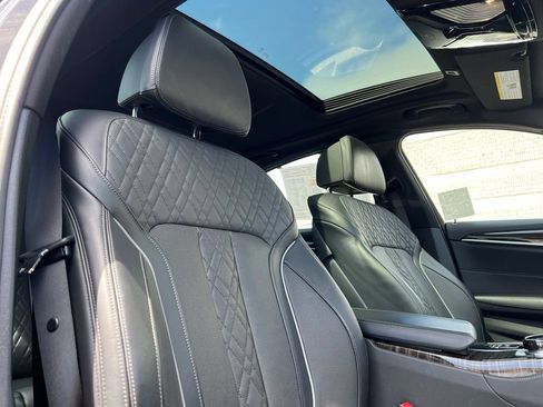 Used 2021 BMW 540i w/ Executive Package RWD image 21