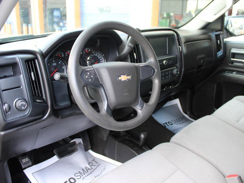 Used 2018 Chevrolet Silverado 1500 Custom w/ Custom Value Package image 14