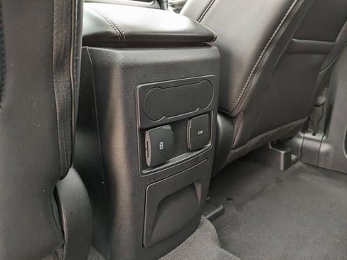 Used 2022 Ford Explorer XLT w/ Equipment Group 202A image 24