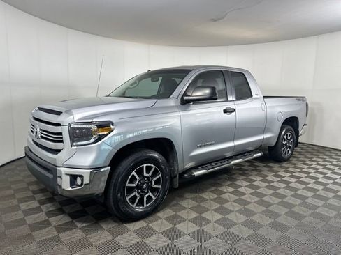 Used 2016 Toyota Tundra SR5 w/ TRD Off Road Package image 7