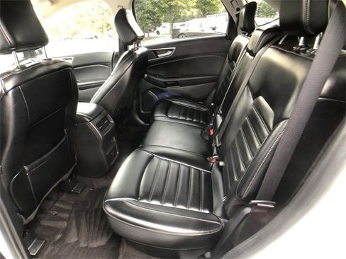 Used 2020 Ford Edge SEL image 21