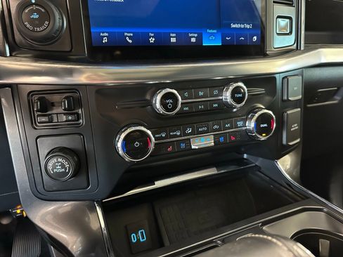 Used 2022 Ford F150 Lariat image 31