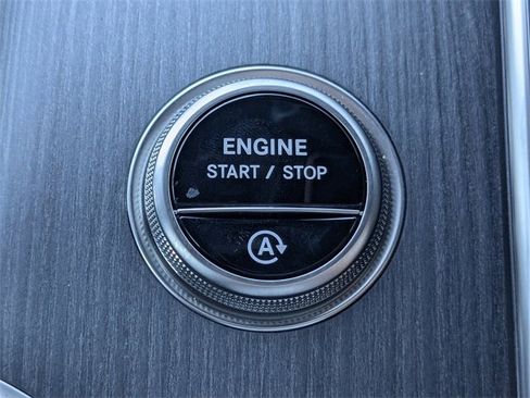 Used 2025 Mercedes-Benz GLC 300 GLC 300 image 31