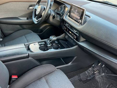 Certified 2023 Nissan Rogue SV image 18