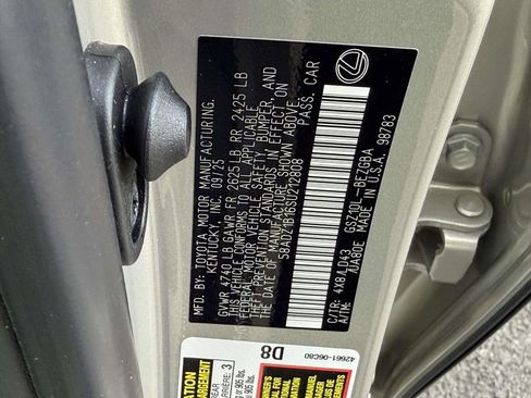 Used 2025 Lexus ES 350 Premium w/ Premium Package image 32