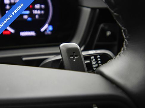 Used 2024 Porsche Cayenne Coupe image 35