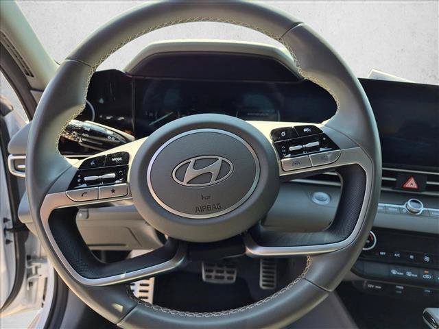 Certified 2025 Hyundai Elantra SEL FWD image 25