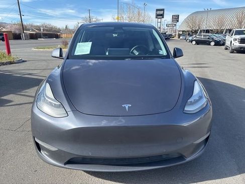 Used 2021 Tesla Model Y Long Range image 3