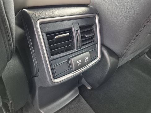 Used 2022 Subaru Forester Premium image 20