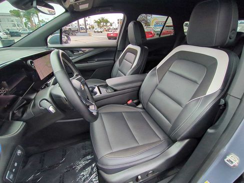 Used 2024 Chevrolet Blazer EV LT AWD/4WD image 23