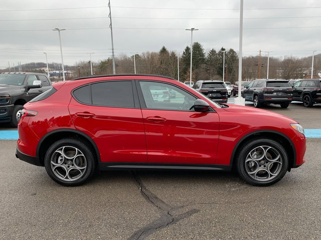 New 2026 Alfa Romeo Stelvio Sprint AWD/4WD image 8