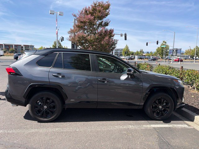 Used 2023 Toyota RAV4 XSE AWD/4WD image 3