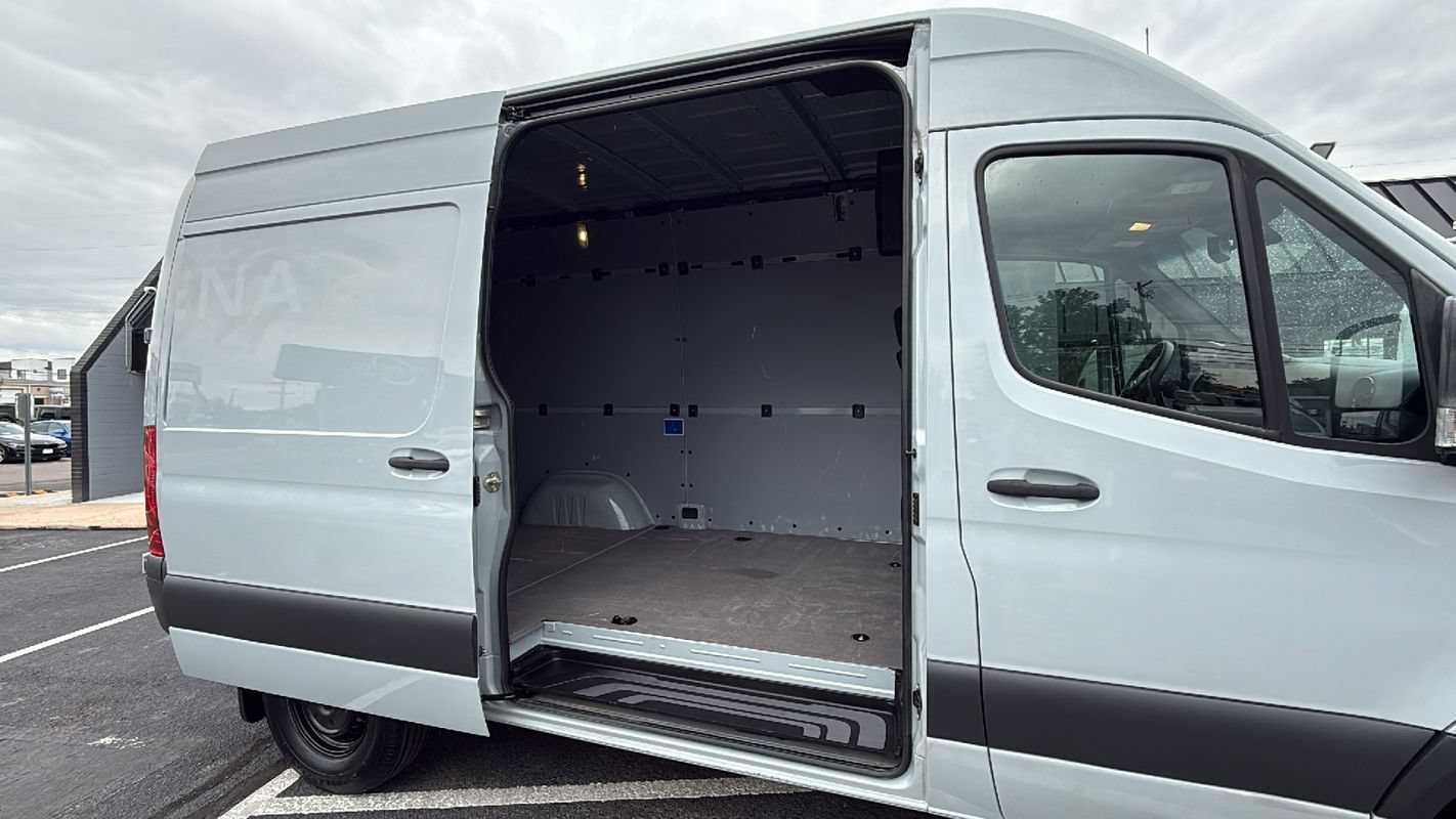 Used 2020 Mercedes-Benz Sprinter 2500 image 13