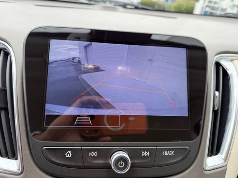 Used 2021 Chevrolet Malibu LT w/ Leather Package image 23