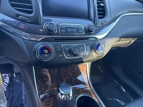 Used 2014 Chevrolet Impala LT w/ Convenience Package image 20