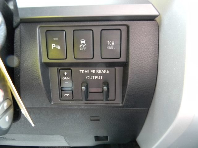 Used 2016 Toyota Tundra 4x4 CrewMax image 15